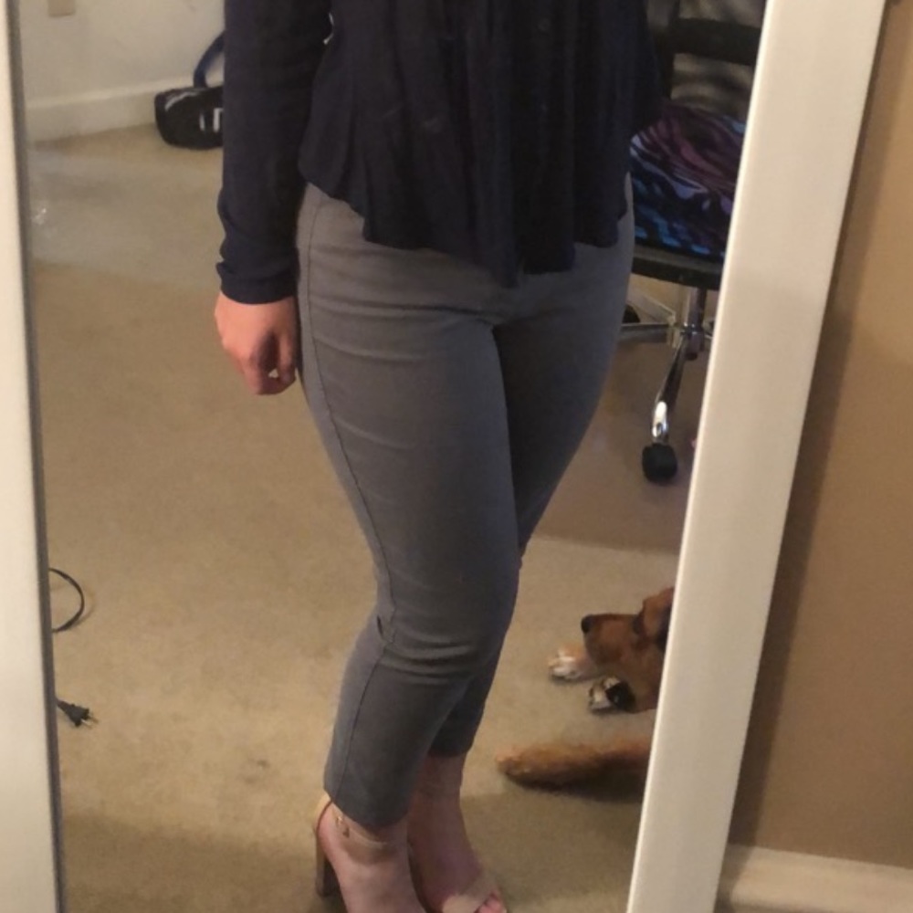 Gray pixie pants - Picture 2 of 2